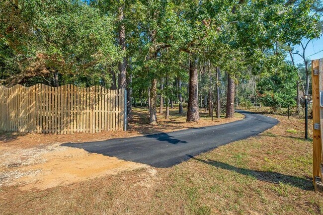 Building Photo - 7916 Skipper Ln