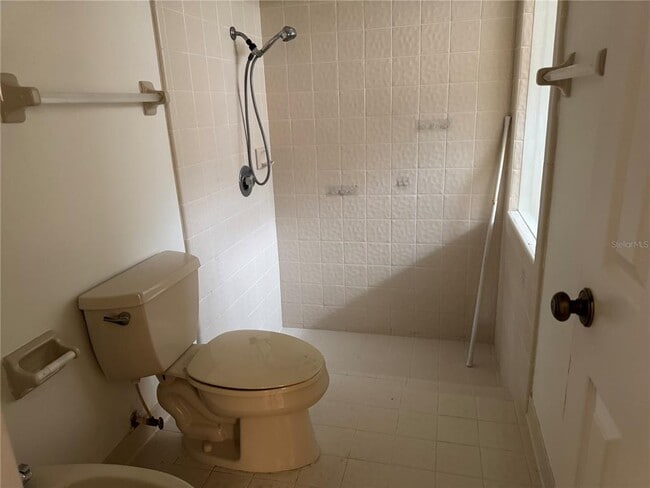 Building Photo - 2450 Sweetwater Country Club Dr