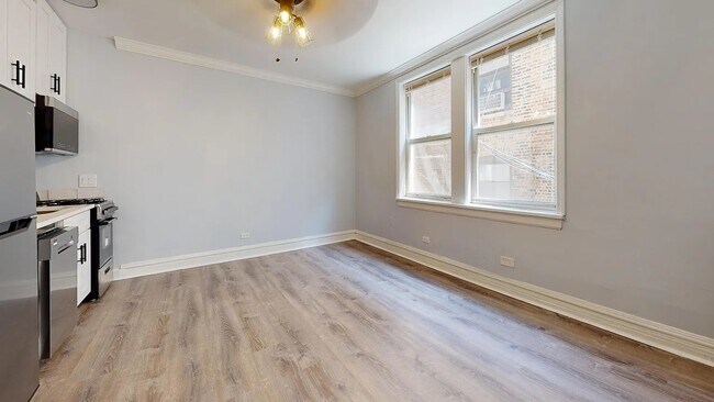 Building Photo - 2119 N Sedgwick St