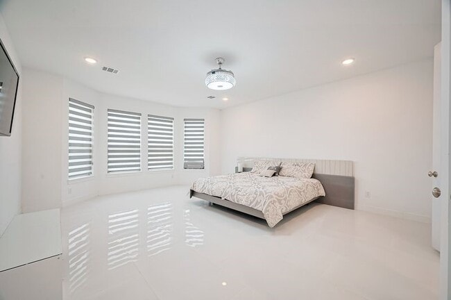 Building Photo - 18311 Licola Mdw Ln