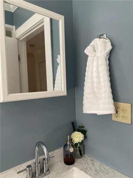 Building Photo - 481 Pine St