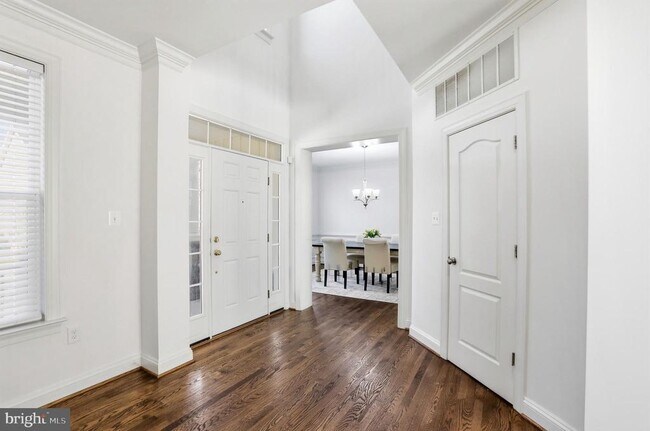 Building Photo - 1312 Volunteer Dr