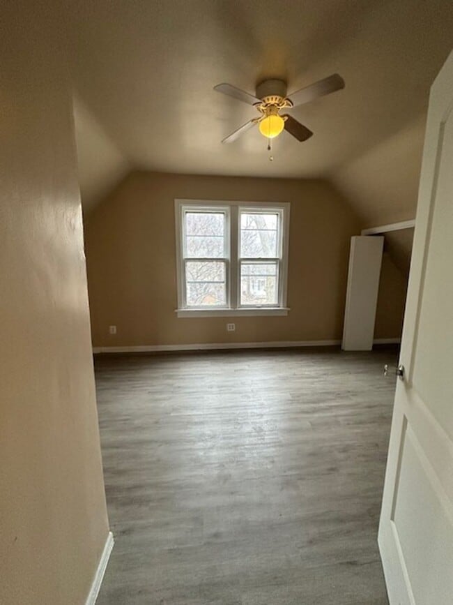 Building Photo - House for Rent with detached garage 3 BR/ 2 BA 61604