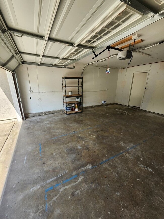 Building Photo - Big backyard with lots of upgrades