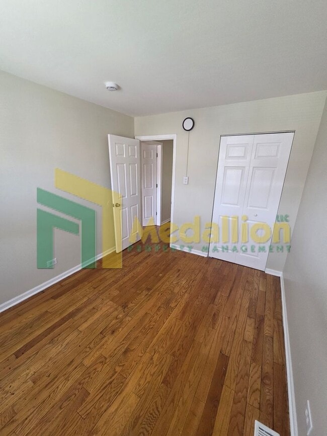 Building Photo - Updated 4-Bedroom Home with Finished Basement and Fenced Yard