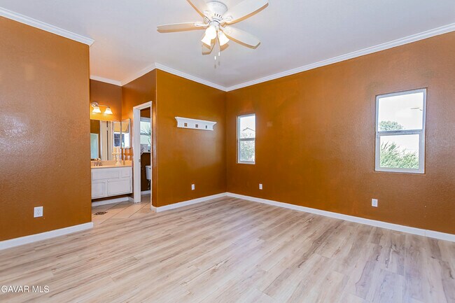 Building Photo - 43963 Glenraven Rd