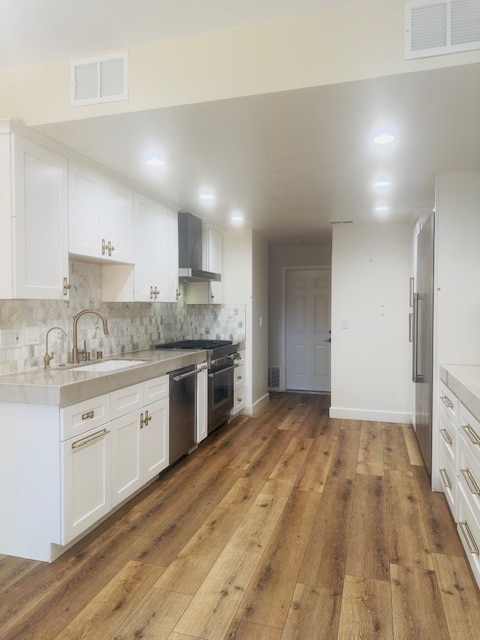 Building Photo - 4627 Rousillon Ave