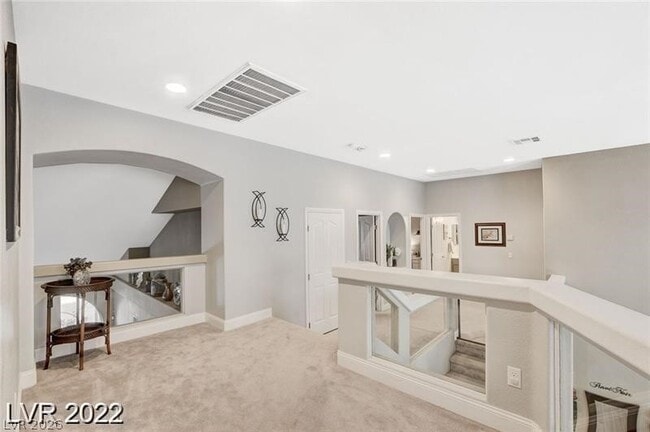 Building Photo - 7 Old Lake Cir