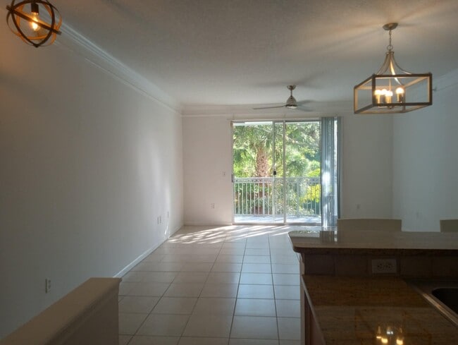 Building Photo - 2018 Alta Meadows Ln