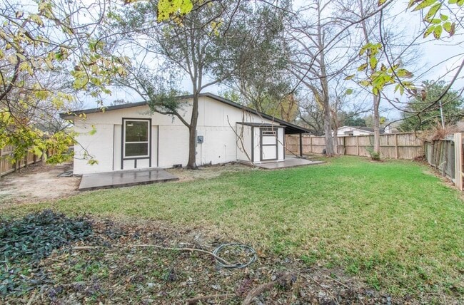 Building Photo - 15411 Sierra Valle Dr
