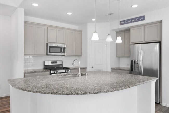 Building Photo - 29897 Dovetail Blf Ln