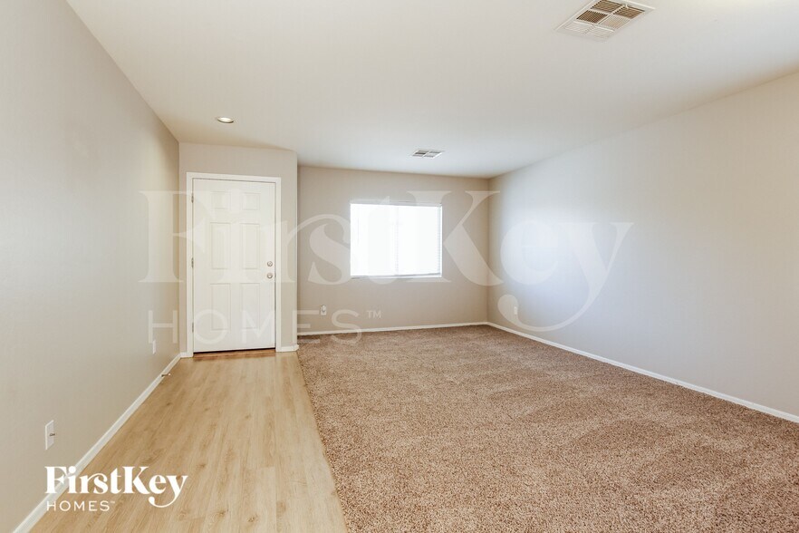 Building Photo - 11597 W Vogel Ave