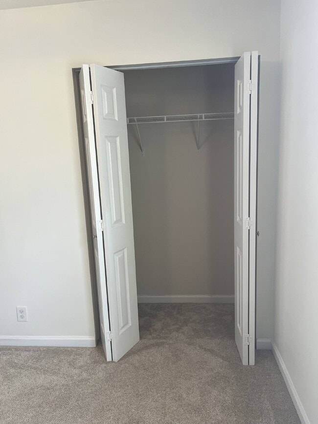 Building Photo - "Spacious 4-Bedroom Gem in Hermitage with 2.5 Baths and 1,824 Sq Ft of Comfort!"