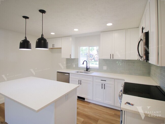 Building Photo - Beautifully Renovated 3-Bedroom Rental in ...