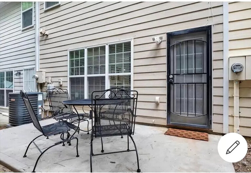 Building Photo - Room in Townhome on W Park Cir