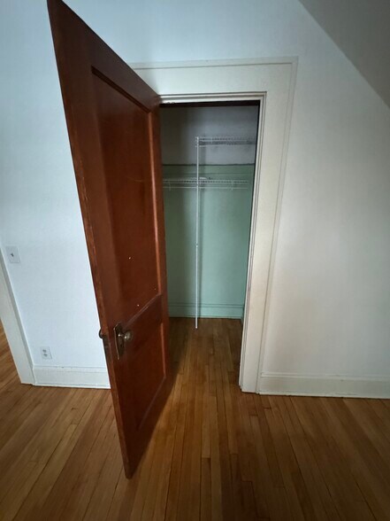 Bedroom 3 closet - 212 Willis Ave