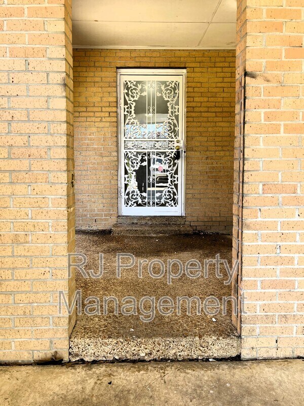 Building Photo - 5368 Scottsdale Ave