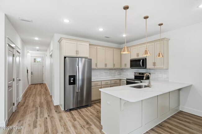 Building Photo - 924 Grace Ave