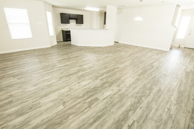 Building Photo - 820 Canton Grass Ln
