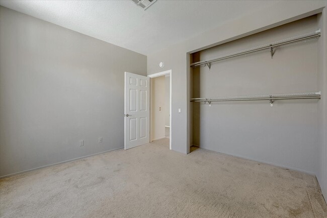 Building Photo - 10820 Sabre Hill Dr