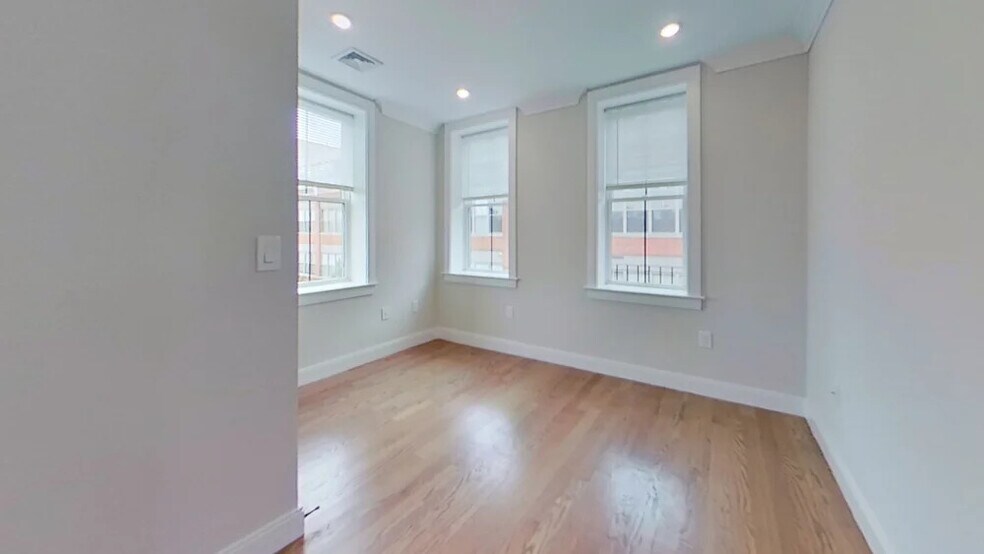 Building Photo - 202 Porter St