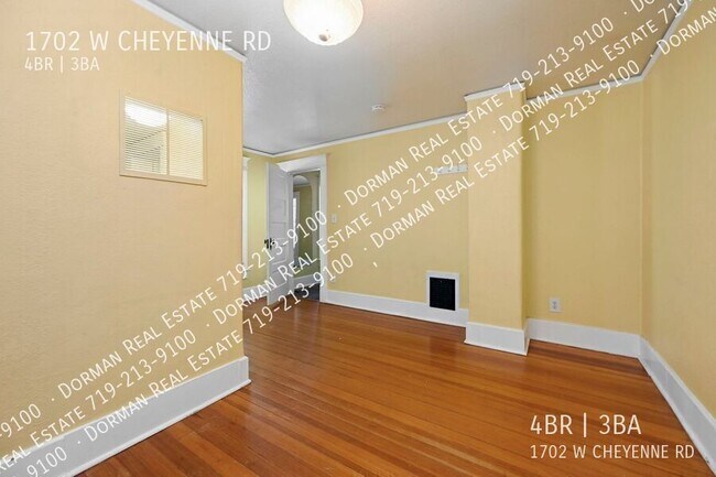 Building Photo - 1702 W Cheyenne Rd