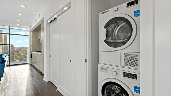 Building Photo - 1915 7th St NW