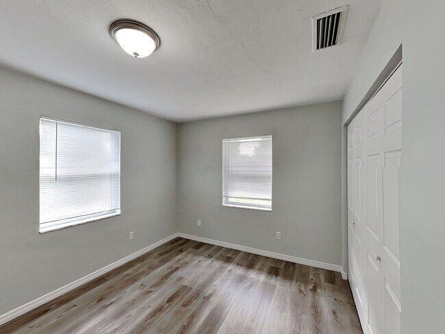 Building Photo - Charming 3-Bed Home in Spring Hill