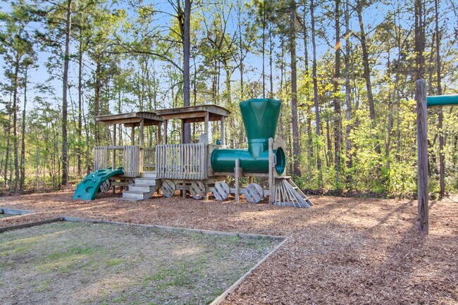 Building Photo - 200 Woodward Rd