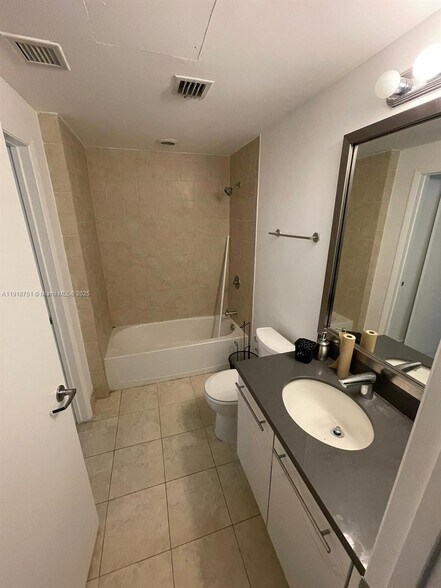 Building Photo - 90 SW 3rd St