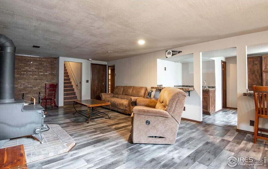 Building Photo - 1125 Cottonwood Dr