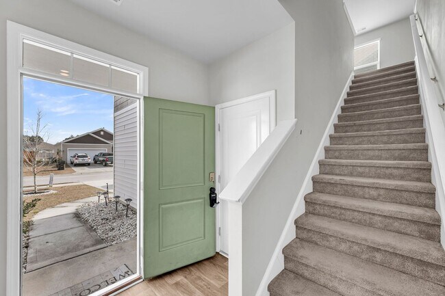 Building Photo - 550 Wayton Cir