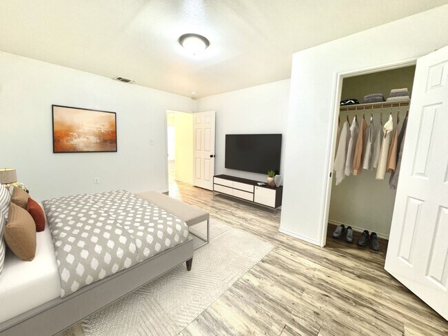Building Photo - Leasing Special**  MOVE IN READY!