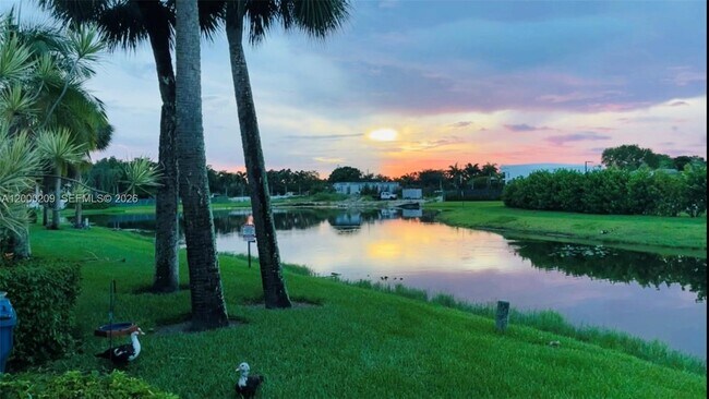 Building Photo - 16755 Hemingway Dr