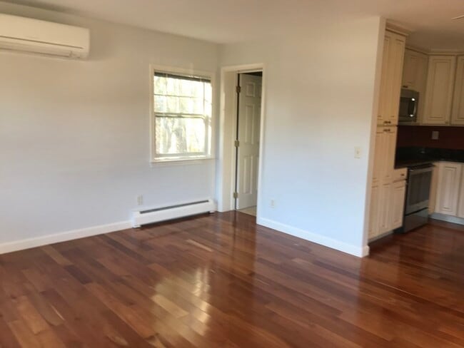 Building Photo - 38 Birchwood Ave