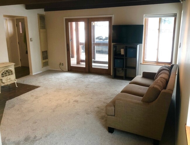 Building Photo - 230 Carriage Way