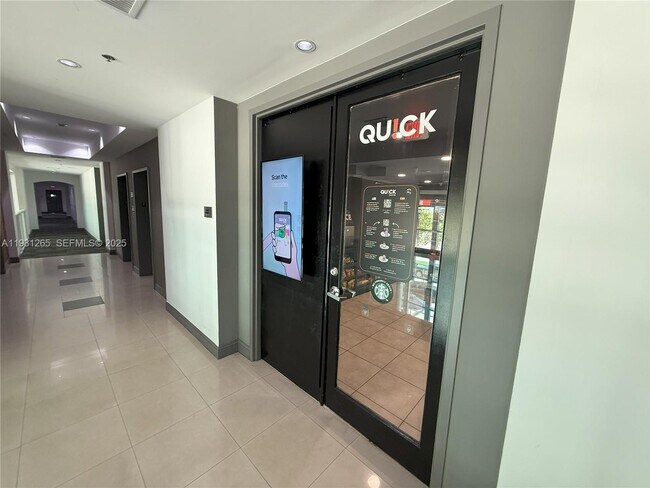 Building Photo - 1155 Brickell Bay Dr