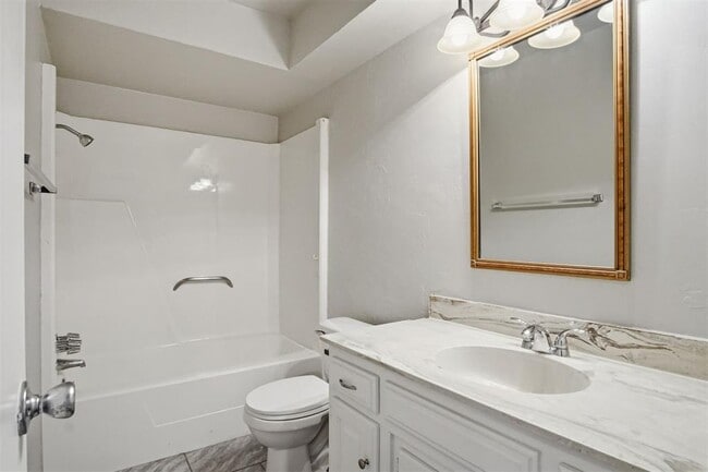 Building Photo - 11317 N Florida Ave