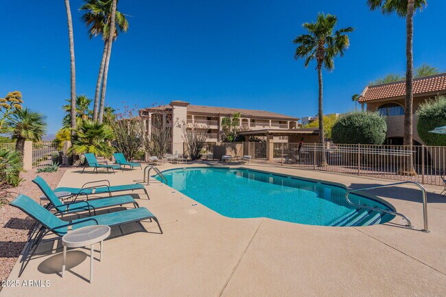 Building Photo - 12635 N La Montana Dr