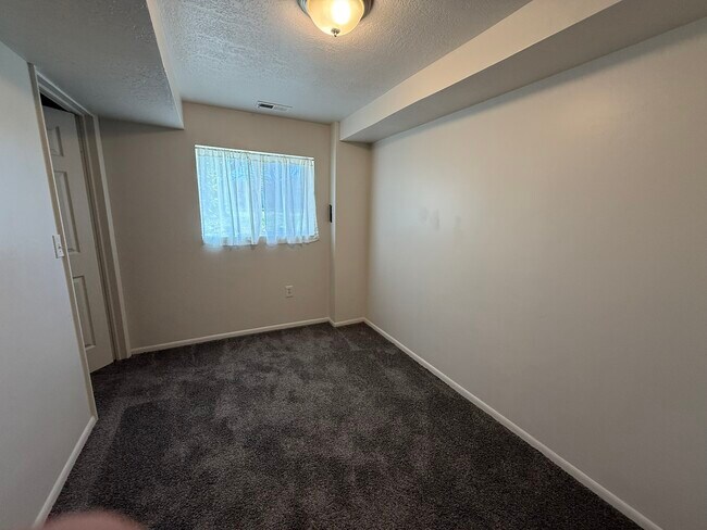 Building Photo - 451 N Montgomery St