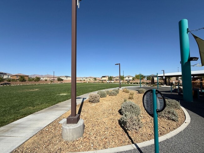 Building Photo - NLV 3 bed in a gated community!