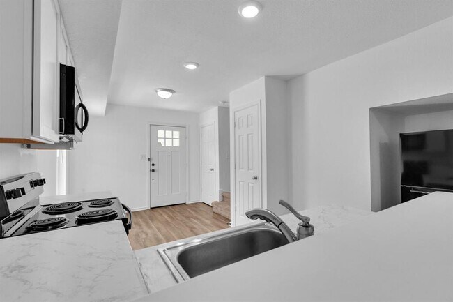 Building Photo - 350 Debus Dr