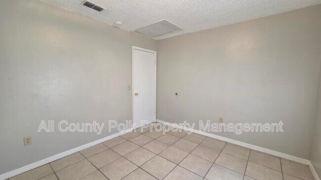 Building Photo - 2336 Chestnut Hills Dr