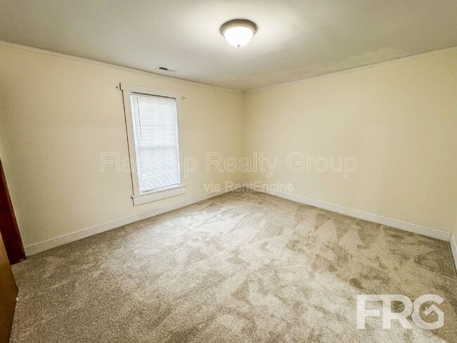 Building Photo - 914 Seaboard St