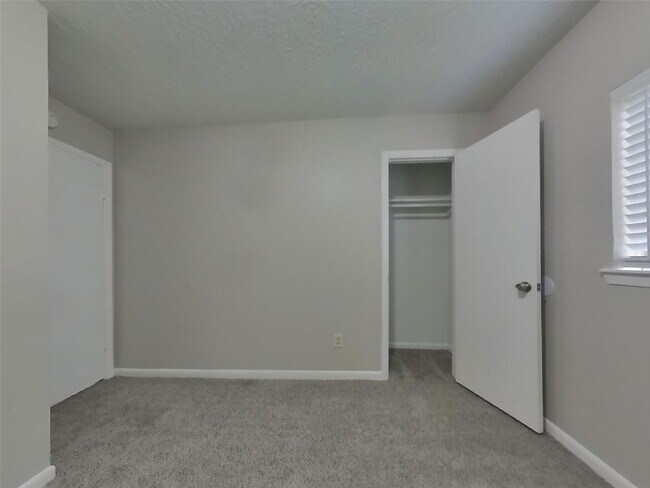 Building Photo - 4615 Tealgate Dr