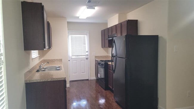 Building Photo - 6114 El Granate Dr
