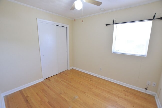 Building Photo - Charming 3-Bedroom Home with Huge Fenced Y...