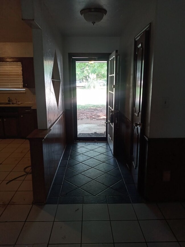 Building Photo - Lease to Purchase Home!