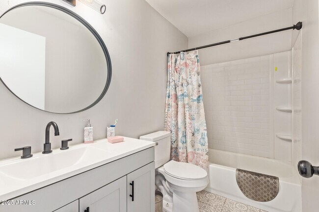 Building Photo - 4807 W Northern Ave