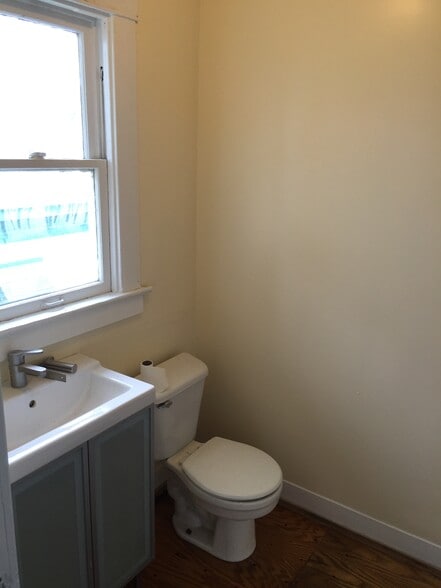 Building Photo - 112 E Courtland Pl